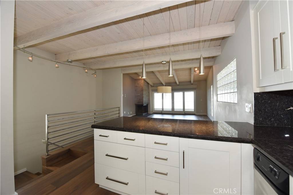 Laguna Beach, CA 92651,1110 Katella ST