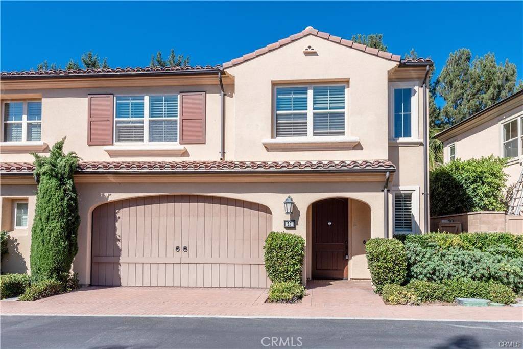 Irvine, CA 92618,27 Maple Leaf