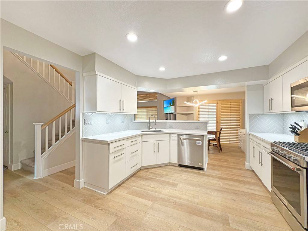 Anaheim Hills, CA 92808,8060 E Treeview CT
