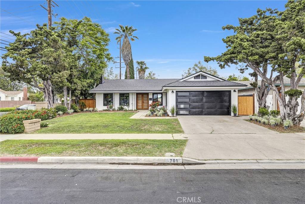 Santa Ana, CA 92706,701 E 19th ST