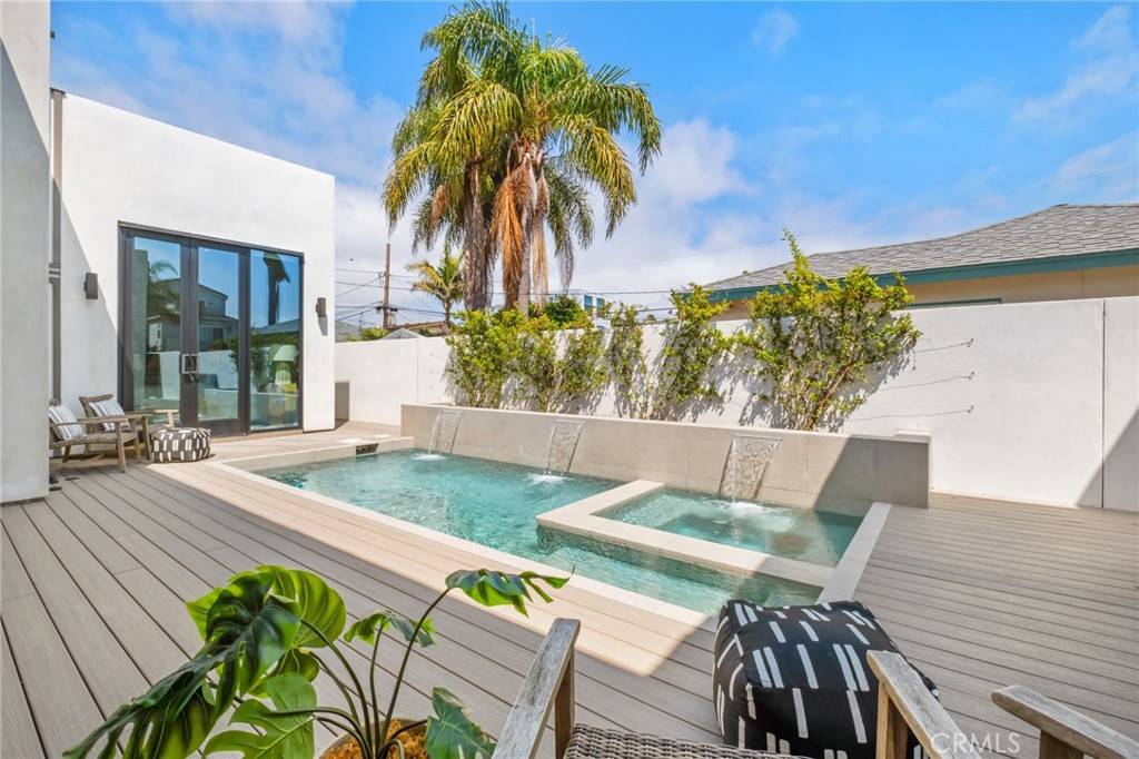 Huntington Beach, CA 92648,215 Lincoln AVE