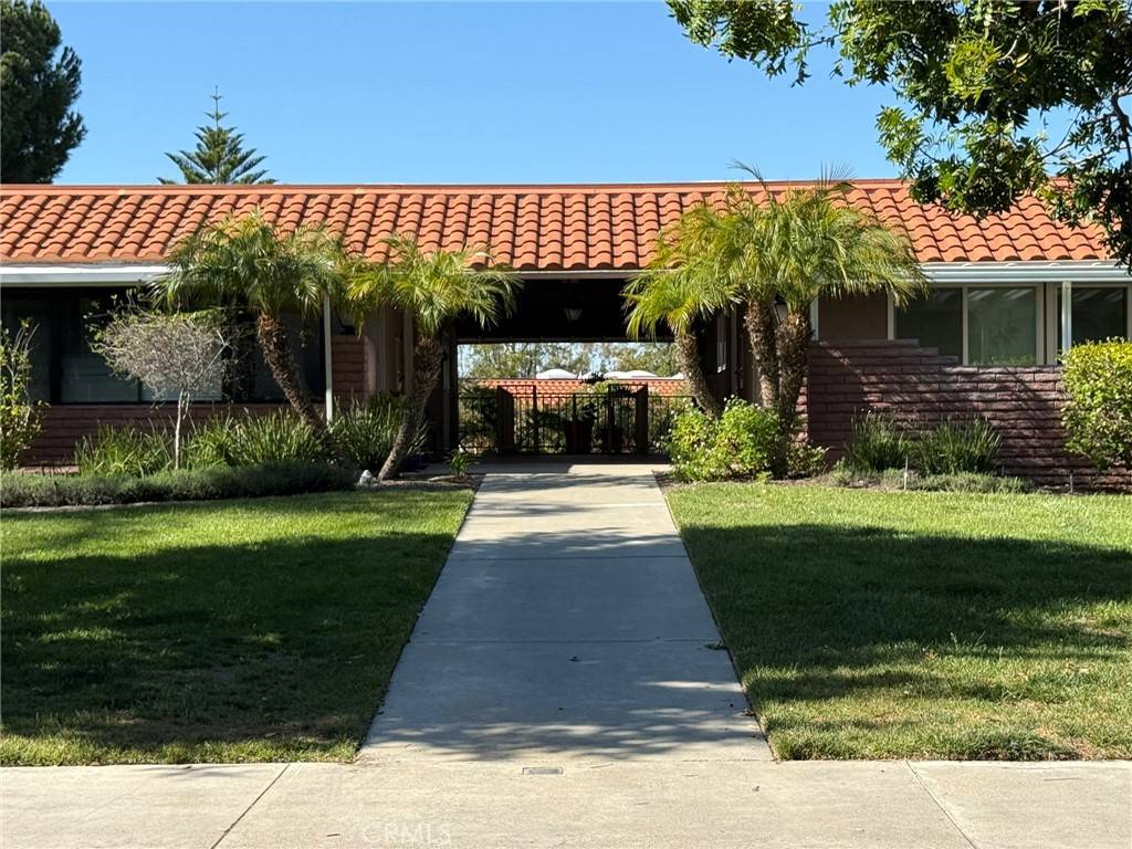 Laguna Woods, CA 92637,851 Ronda Mendoza #B