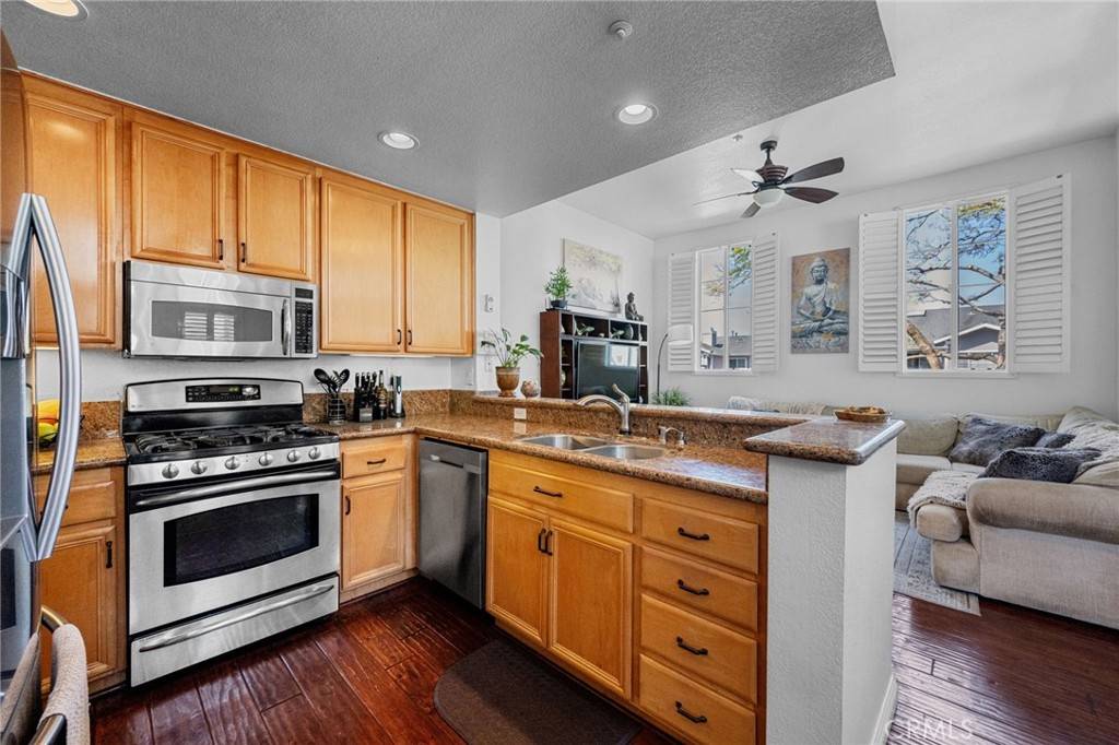 Huntington Beach, CA 92648,18051 Joyful LN #105