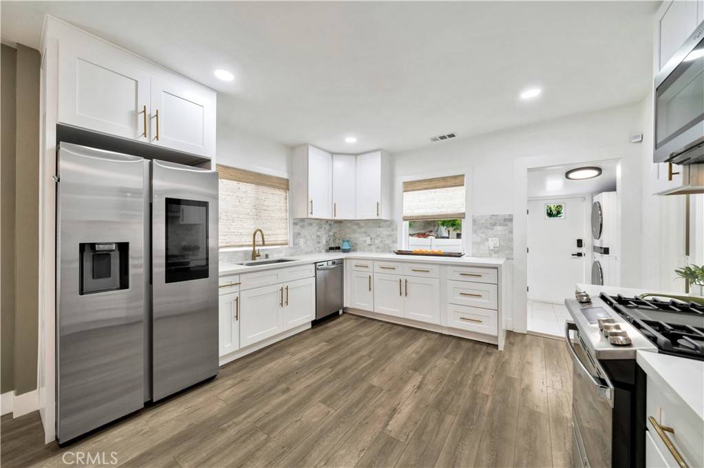 Santa Ana, CA 92703,1026 W 3rd ST