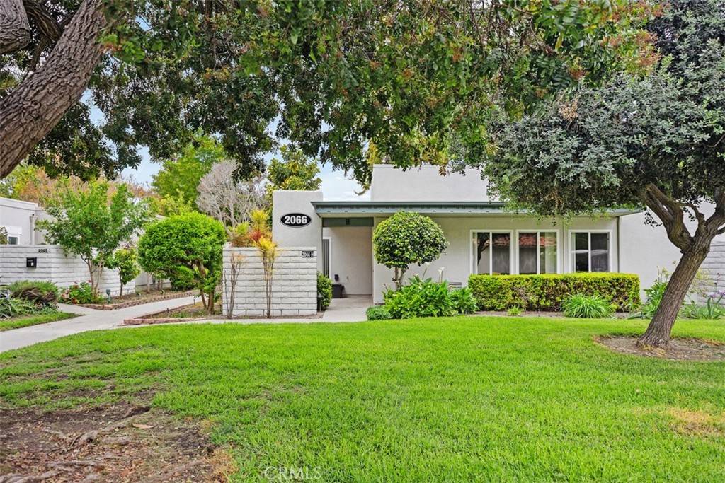 Laguna Woods, CA 92637,2066 Via Mariposa #H