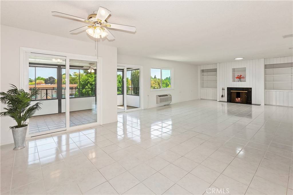 Laguna Woods, CA 92637,2355 Via Mariposa W #3F