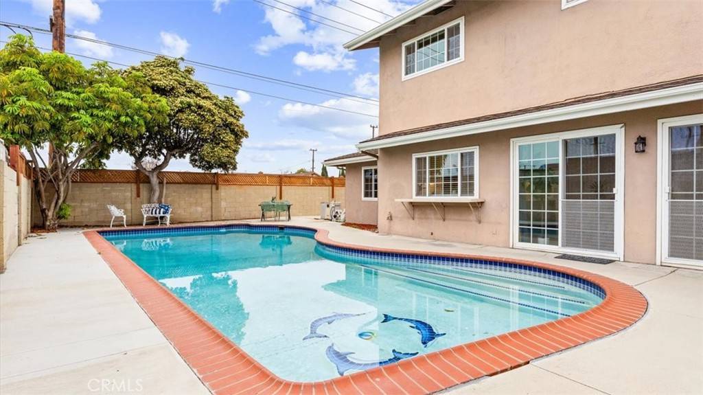 Huntington Beach, CA 92647,16001 Ballantine LN