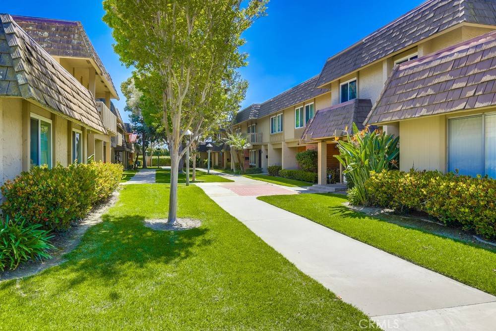 Fountain Valley, CA 92708,18250 Cabrillo CT