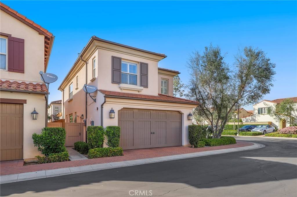 Irvine, CA 92620,214 Traymore
