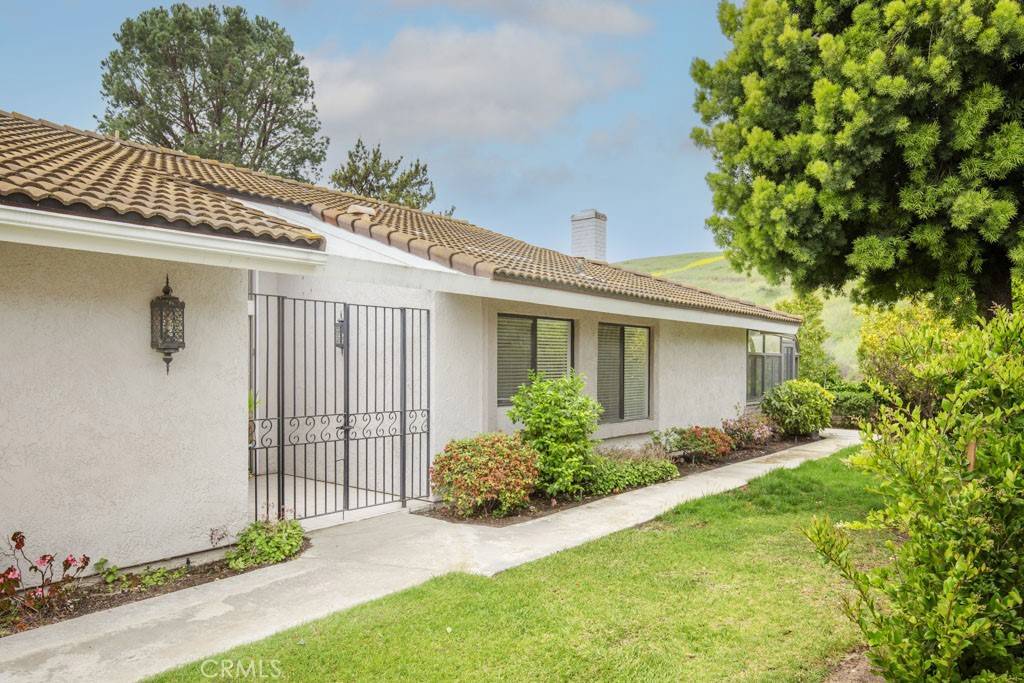 Laguna Woods, CA 92637,5315 Cantante