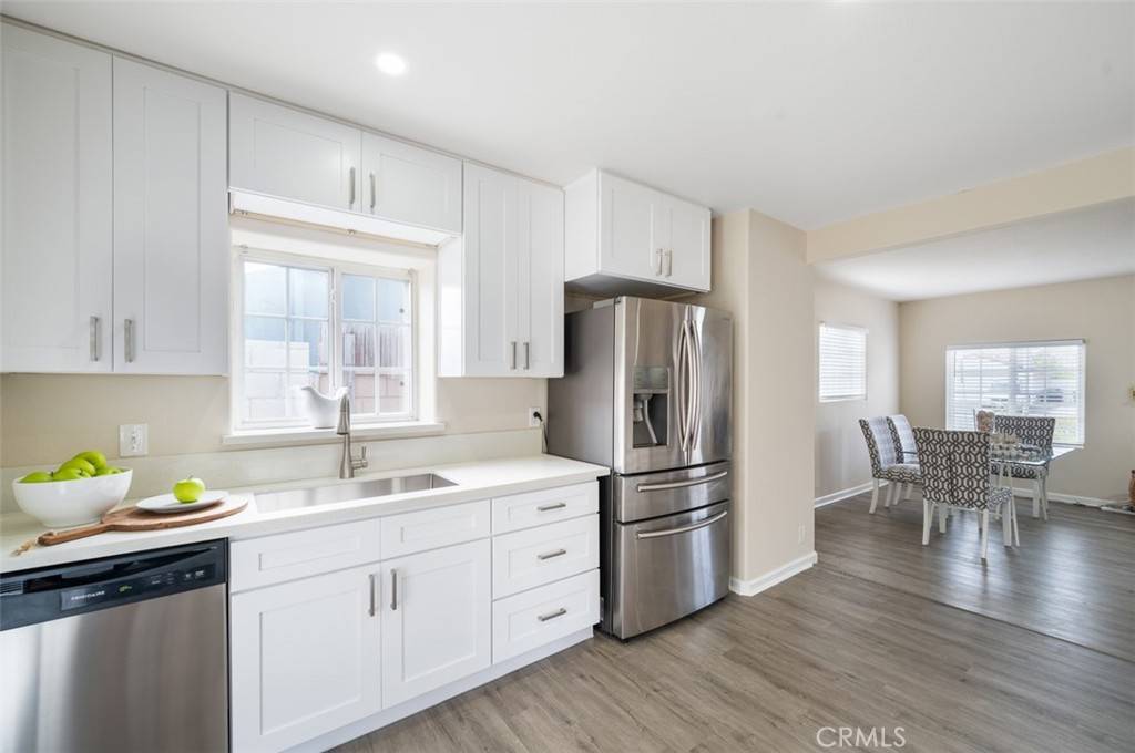 653 Joann ST Costa Mesa, CA 92627