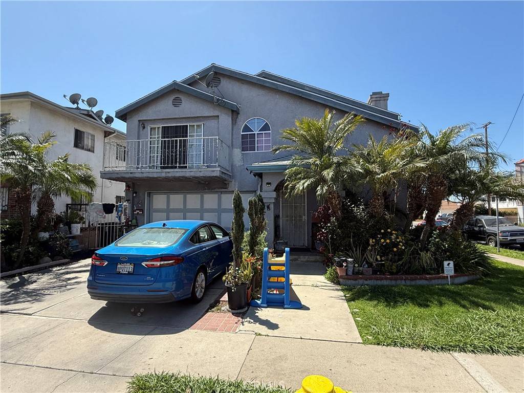 Hawthorne, CA 90250,3702 W 126th ST