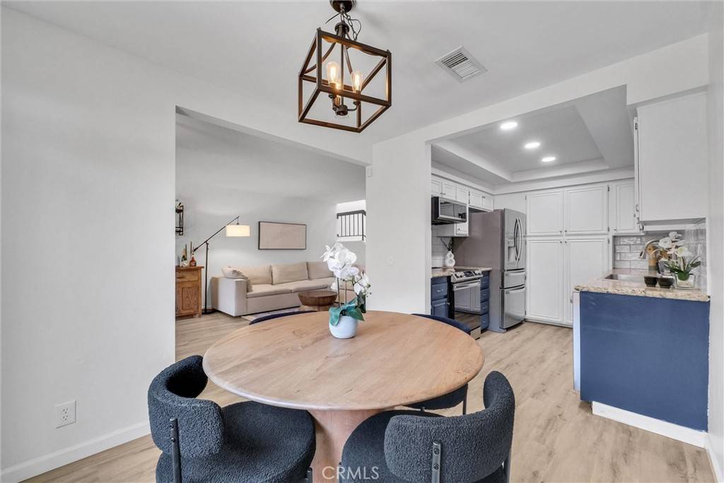 Anaheim, CA 92802,1033 W Lamark LN