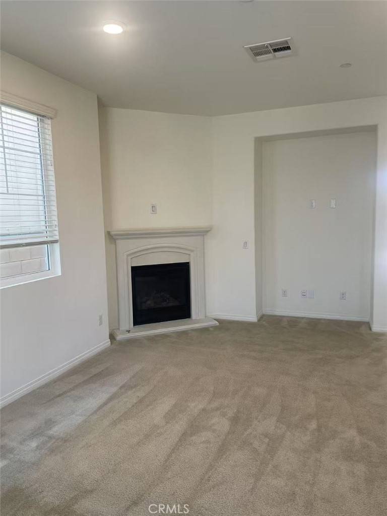 Ontario, CA 91762,3272 E Yellowstone DR