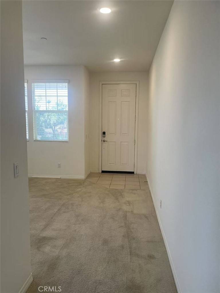 Ontario, CA 91762,3272 E Yellowstone DR
