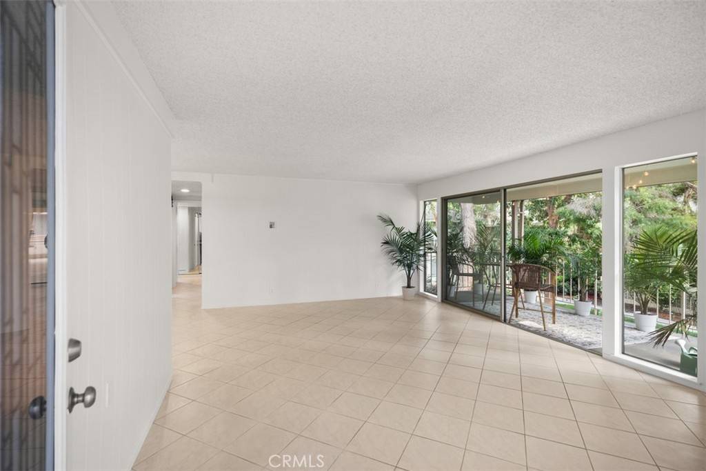 Laguna Woods, CA 92637,164 Avenida Majorca #Q