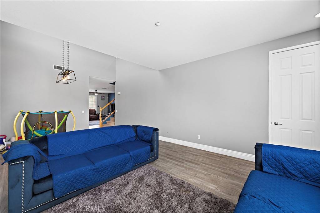 Fontana, CA 92336,5332 Trailhawk AVE