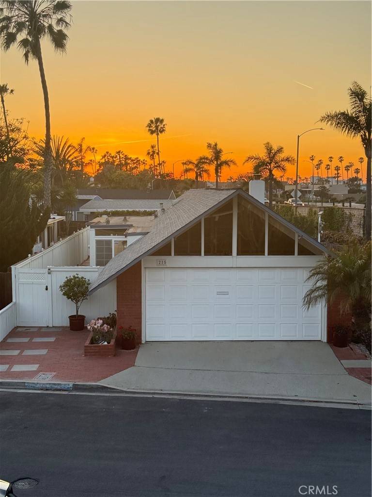 Newport Beach, CA 92663,215 Jo Anne PL