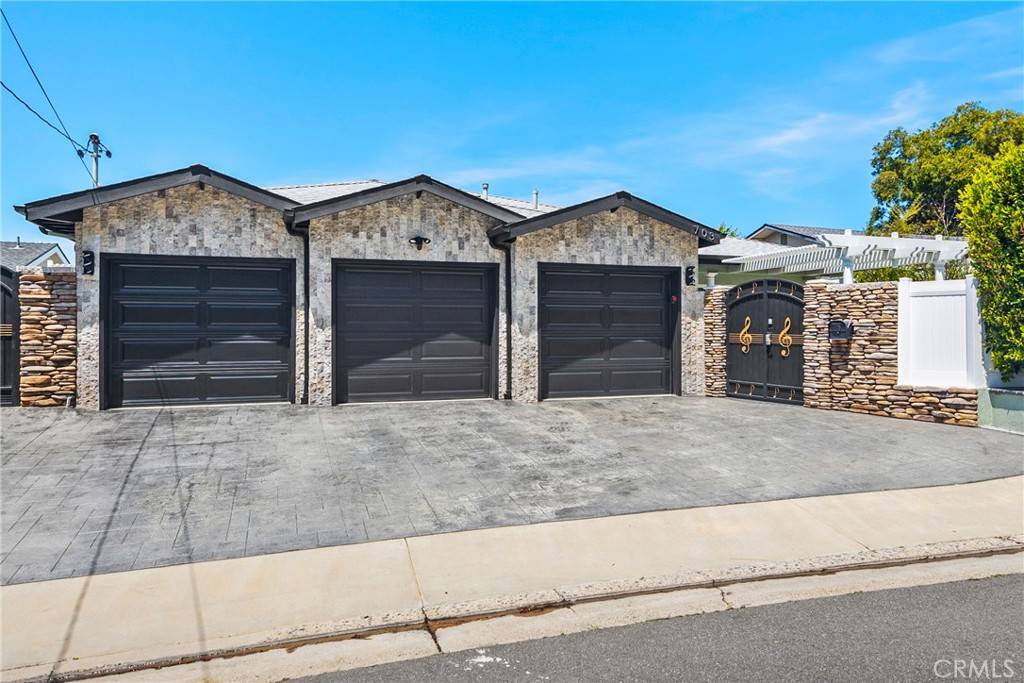 San Clemente, CA 92672,703 Avenida Presidio