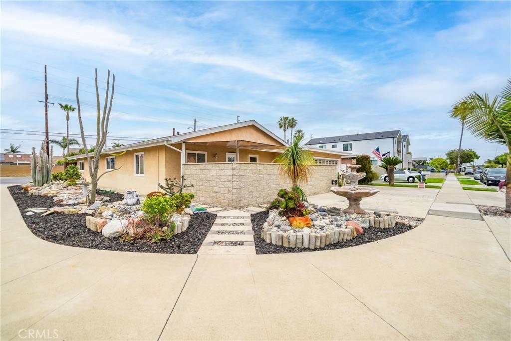 Huntington Beach, CA 92646,9611 Albacore Dr