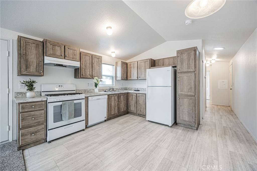 Corona, CA 92882,995 Pomona RD #65