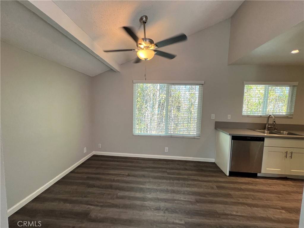 Huntington Beach, CA 92647,7571 Warner AVE #B