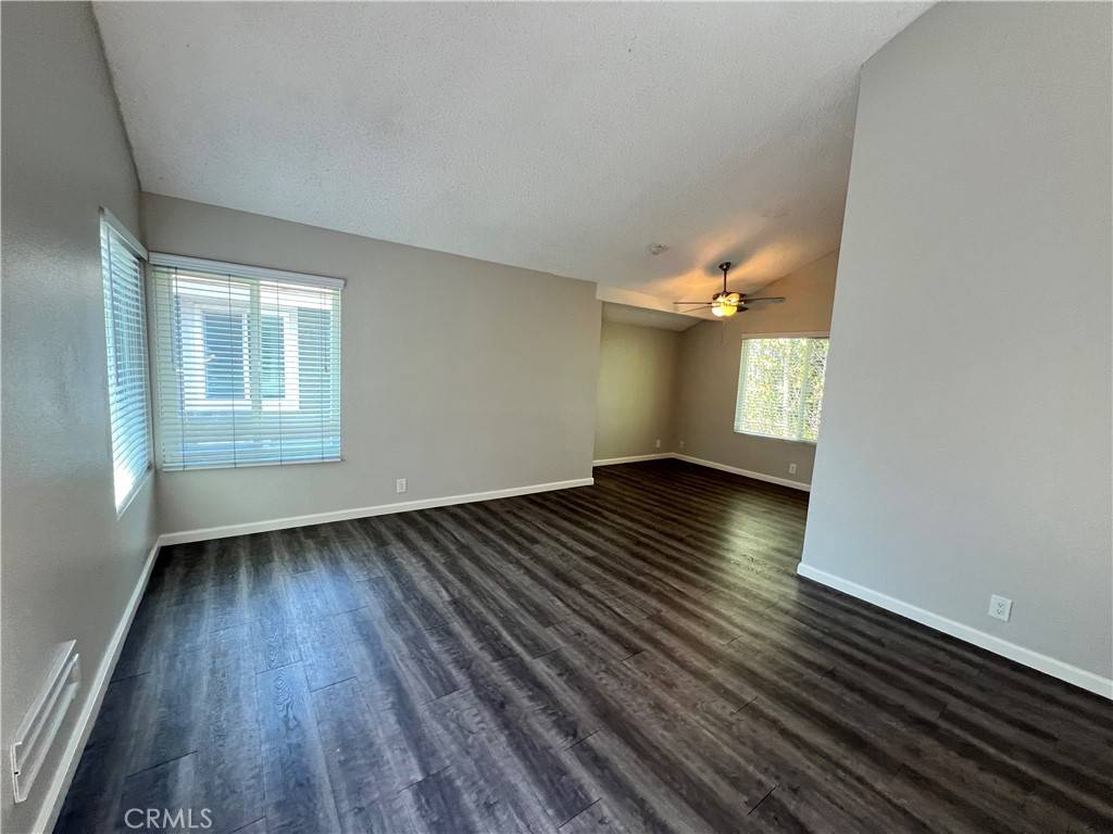 Huntington Beach, CA 92647,7571 Warner AVE #B