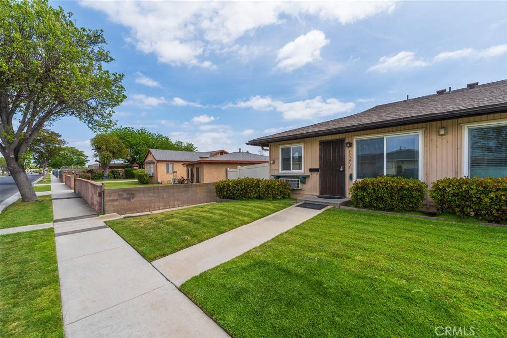 Bellflower, CA 90706,9938 1/2 Cedar ST