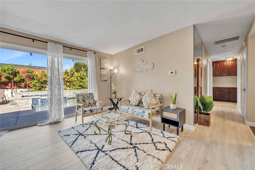 Huntington Beach, CA 92647,8251 Newman AVE