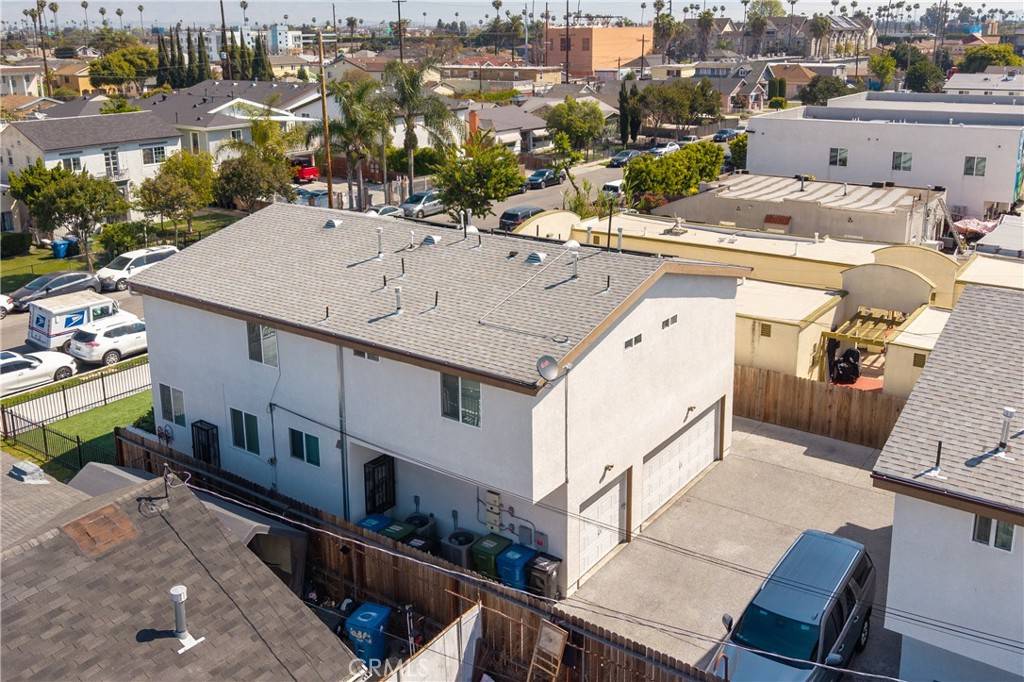 Los Angeles, CA 90044,632 W 79th ST