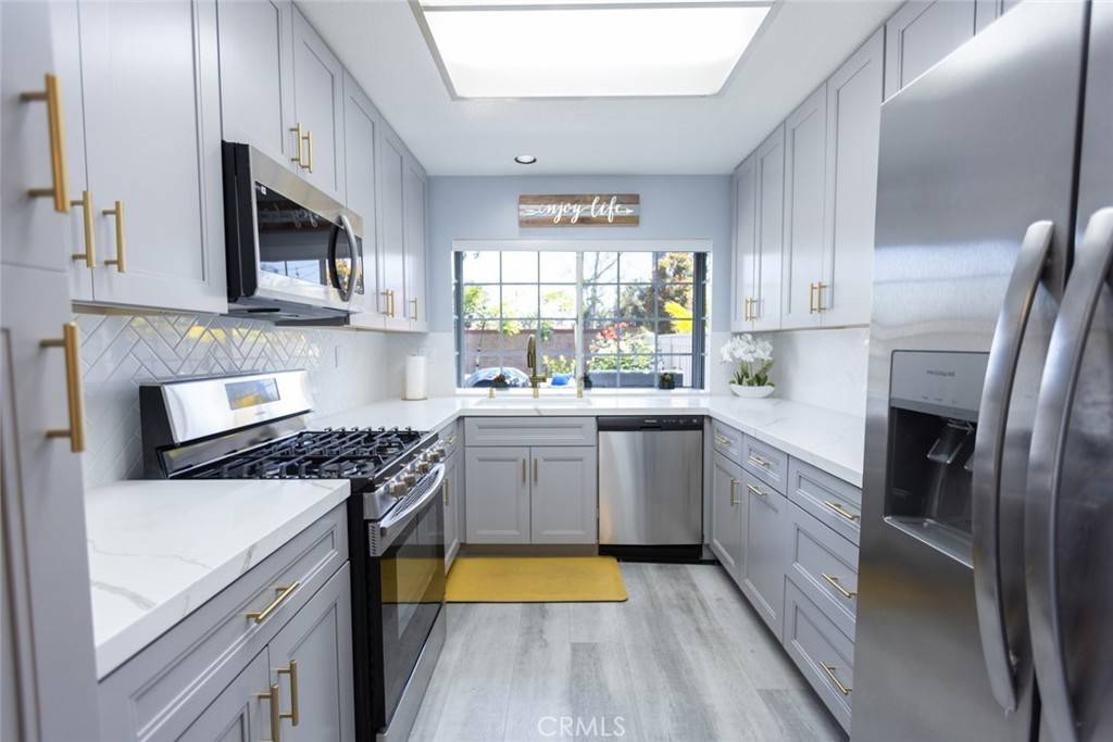Tustin, CA 92782,2196 Evergreen DR