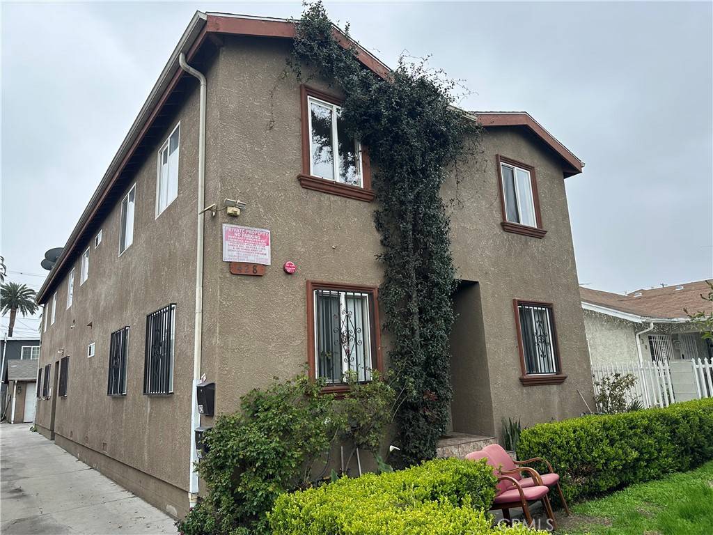 Los Angeles, CA 90003,430 W 80th ST