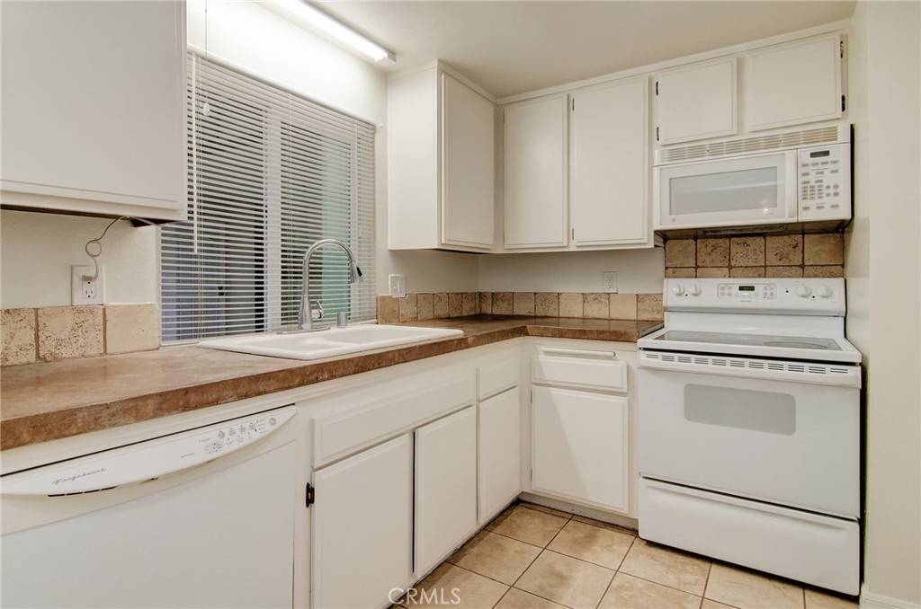 8566 Van Ness CT #21D Huntington Beach, CA 92646