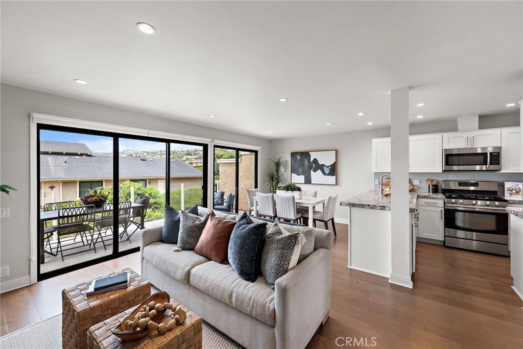 San Clemente, CA 92672,206 Avenida Adobe