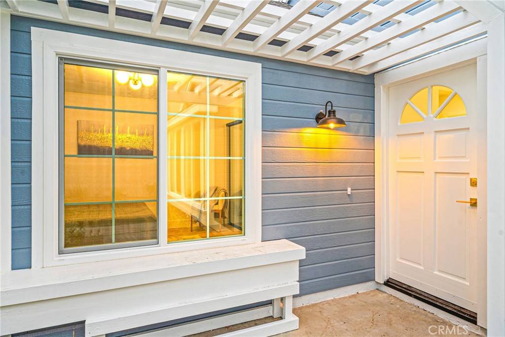 Mission Viejo, CA 92691,21102 Peppertree LN
