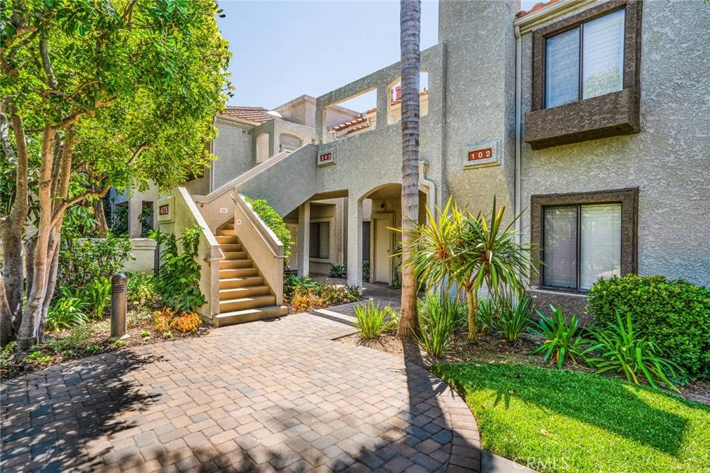 Huntington Beach, CA 92649,4752 Tiara DR #103