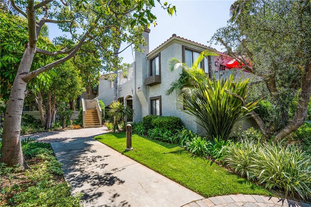 Huntington Beach, CA 92649,4752 Tiara DR #103