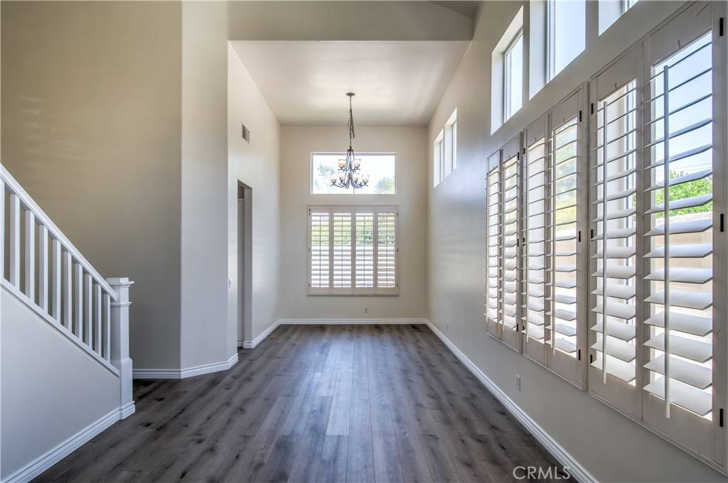 Irvine, CA 92606,35 Festivo