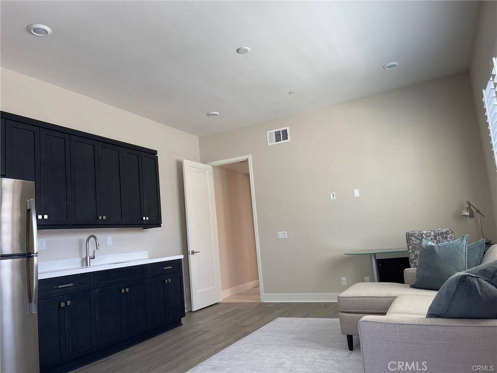 127 Swift Irvine, CA 92618
