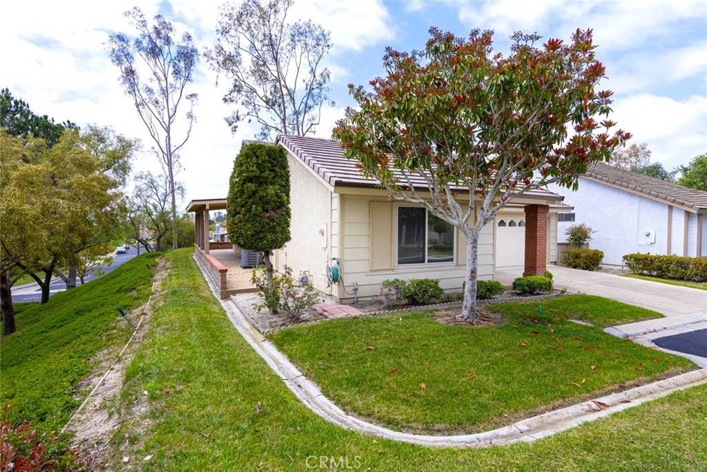 Mission Viejo, CA 92692,23586 Villena