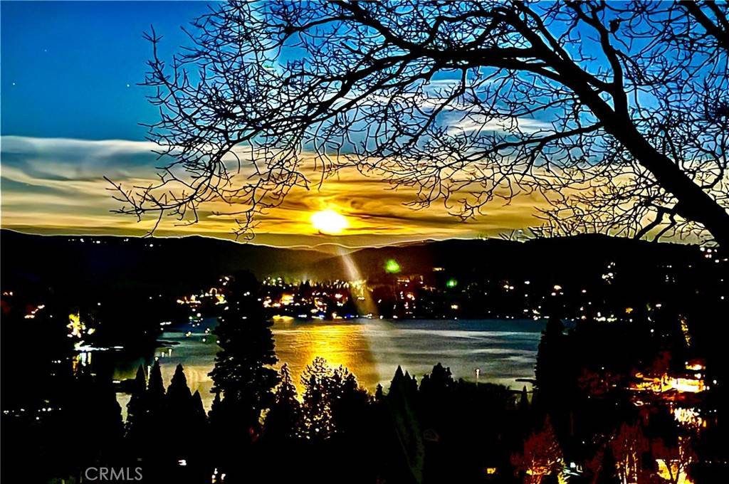 Lake Arrowhead, CA 92352,27550 North Bay RD