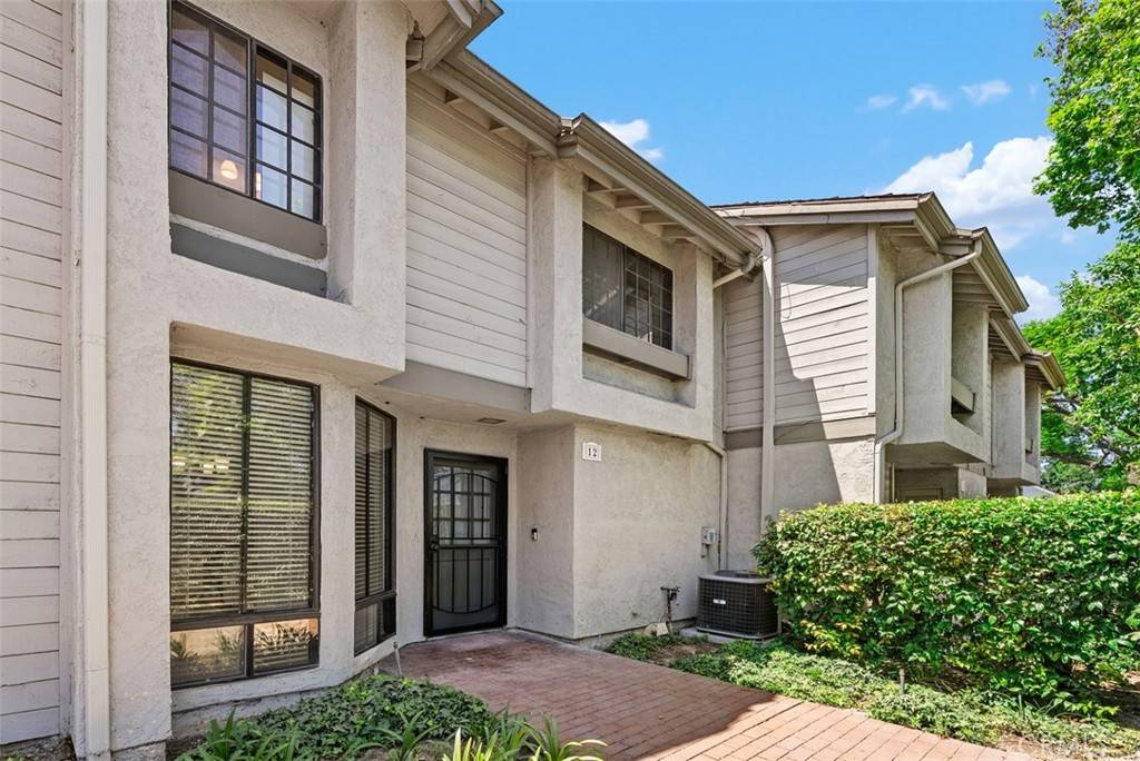 Fullerton, CA 92831,2220 E Chapman AVE #12