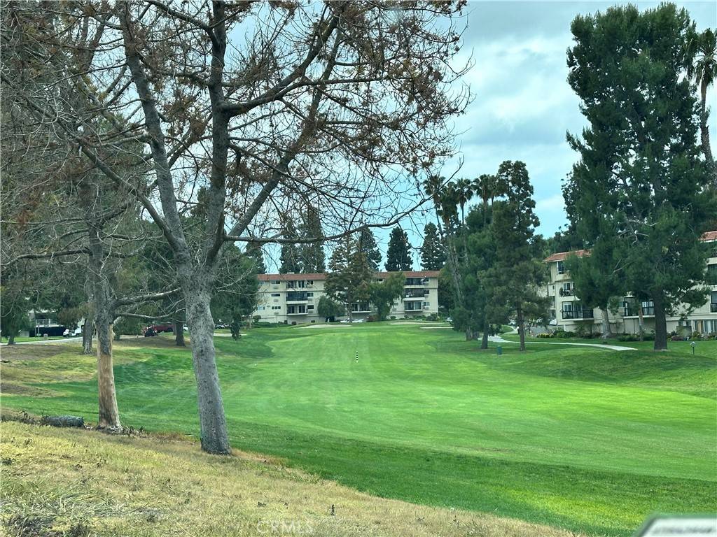 Laguna Woods, CA 92637,2384 Via Mariposa W #1F