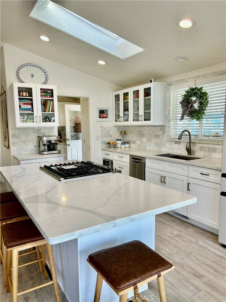 Newport Beach, CA 92660,294 Mayflower Dr