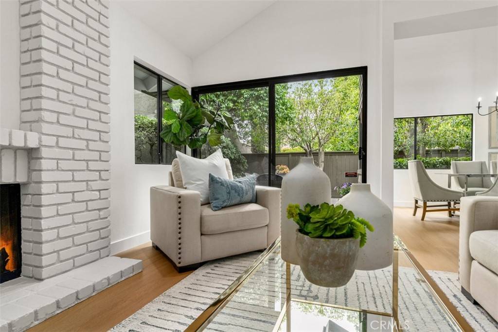 Irvine, CA 92604,4 Woodlake