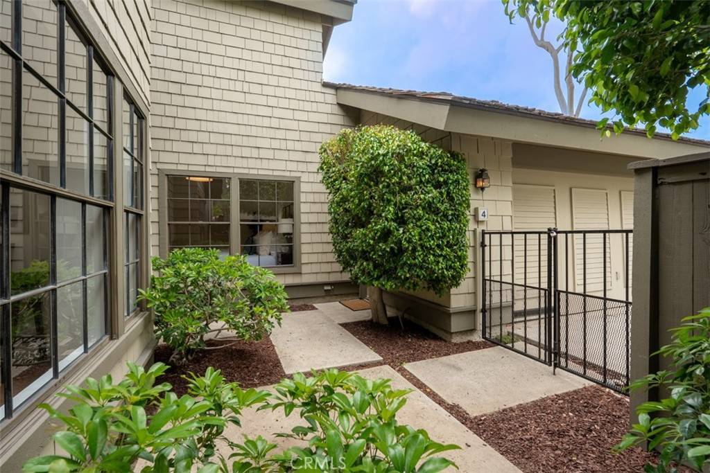 Irvine, CA 92604,4 Woodlake