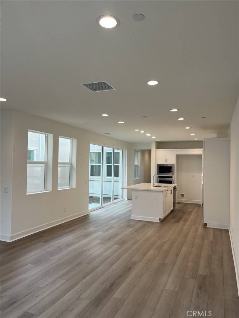 Ventura, CA 93004,10884 Sausalito ST