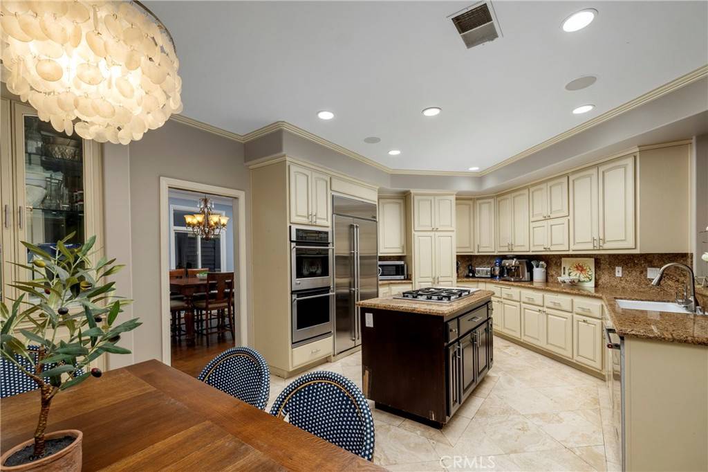 Huntington Beach, CA 92648,6592 Silverspur LN