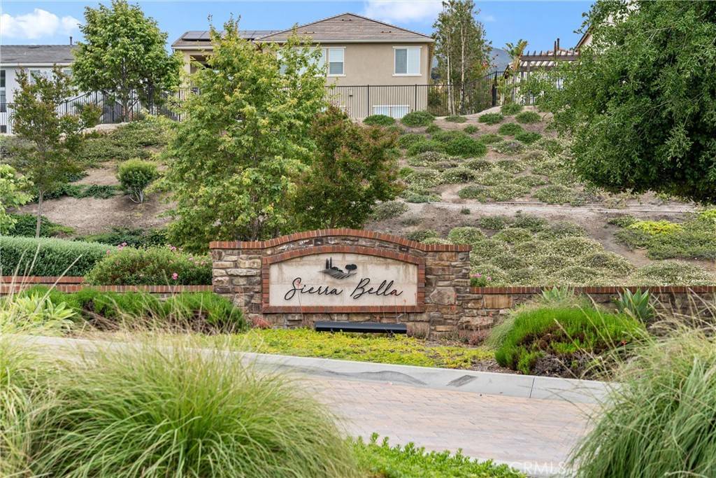 Corona, CA 92882,2710 Santa Fiora DR