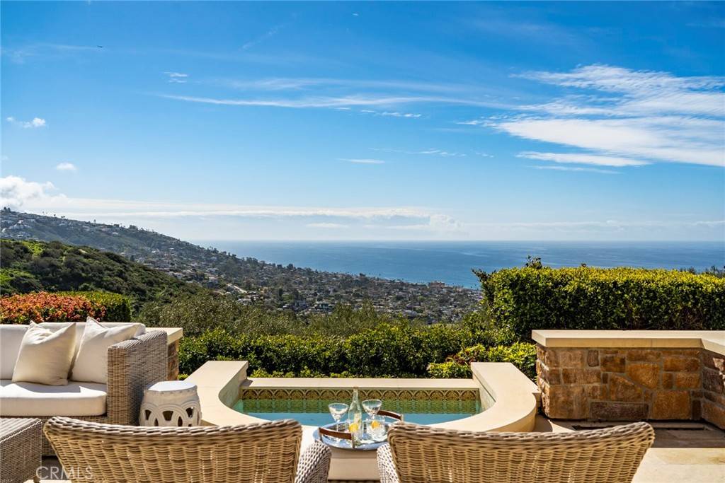 Laguna Beach, CA 92651,1302 Skyline DR